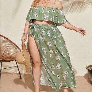 Plus Size Floral Print 3 Piece Bikini Set (Top, Bottom, and, Beach Skirt)